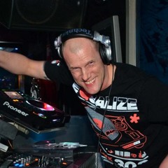 DJ Richard (Club Organza)