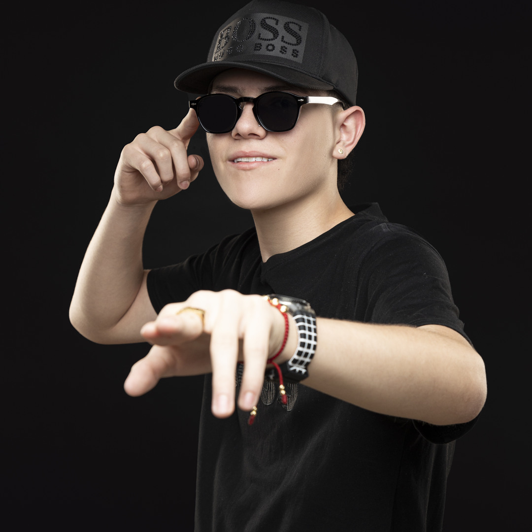 Stream Samuel Salazar music | Listen to songs, albums, playlists