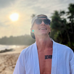 Артем Фролов