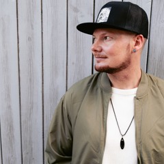 MIKE BUKÉ