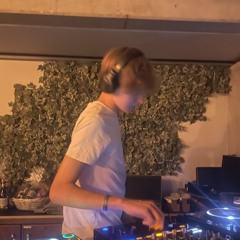 DJ 2U