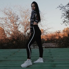 Michaela Goncalves x