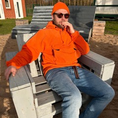 Alex Zander 82