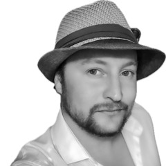 Tom Baker | (T L X )