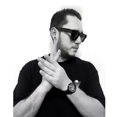 CHRIS SÁENZ