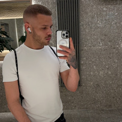 Krisztián Kővári