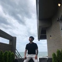 금민민재
