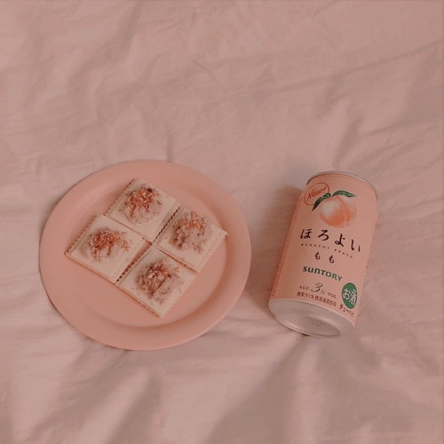 the bakery snippet ( this is not a leak, melanie posted this )