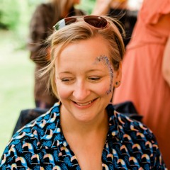 Helen Grace MacGregor - Soul Guide & Writer
