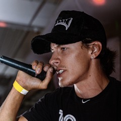 UNKNOWN (ig: @ohthatsunknown)