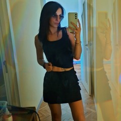 Anely K