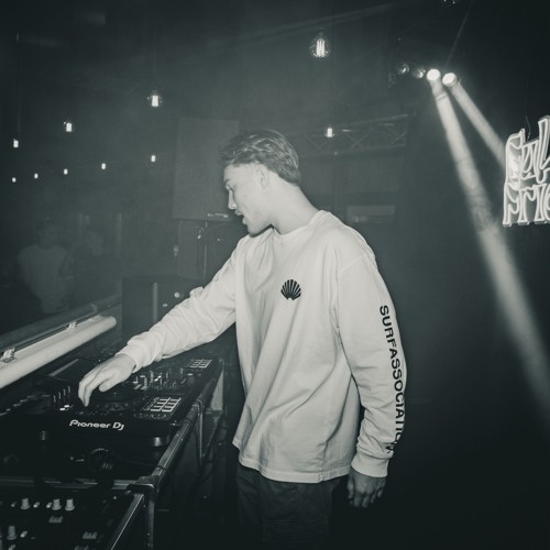 EQUZE — artist photo