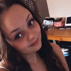 HollyJadeee
