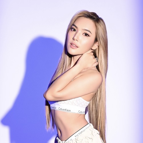 Dj Celyn — artist photo