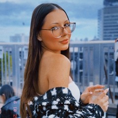 Isadora Evelyn 🖤🌪️