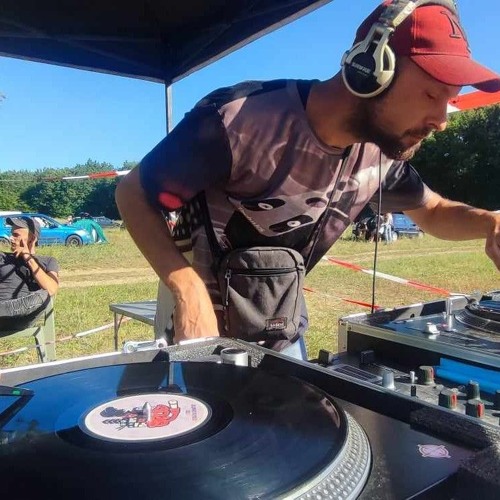 Listen my fucking hardtek