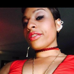 Kamolly Butler (YELLA)