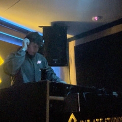 DJS.