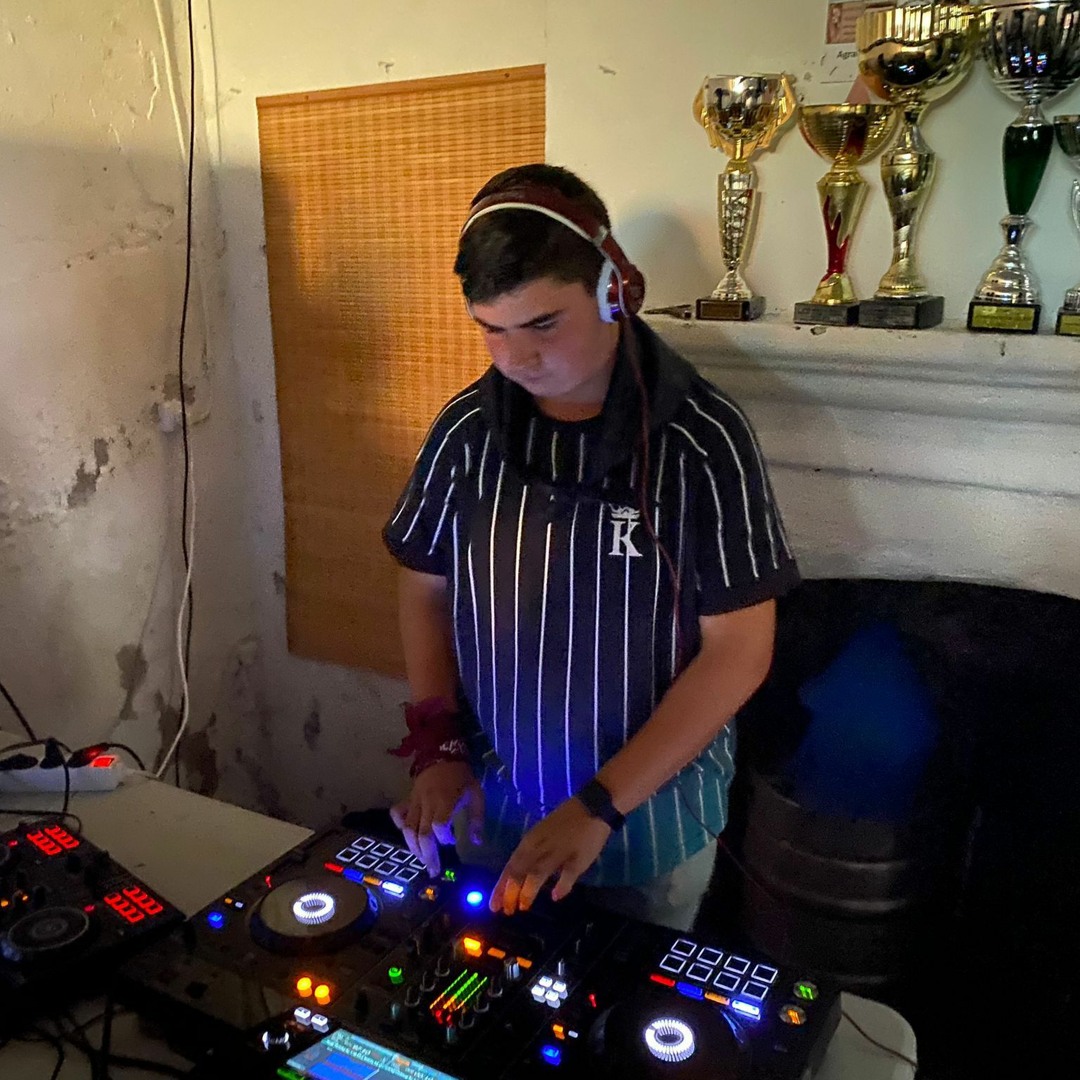 Stream dj pollito music | Listen to songs, albums, playlists for free ...