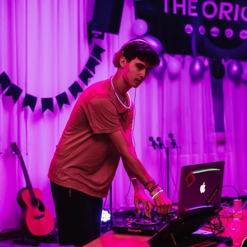 Praha den a noc x The Spark