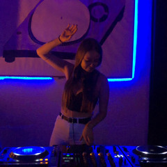 LUCYMUSTDJ
