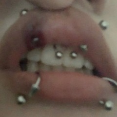 deadindesignerclothes