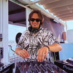 Ari Etis