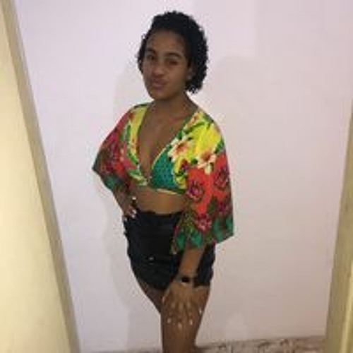 Julia Oliveira’s avatar