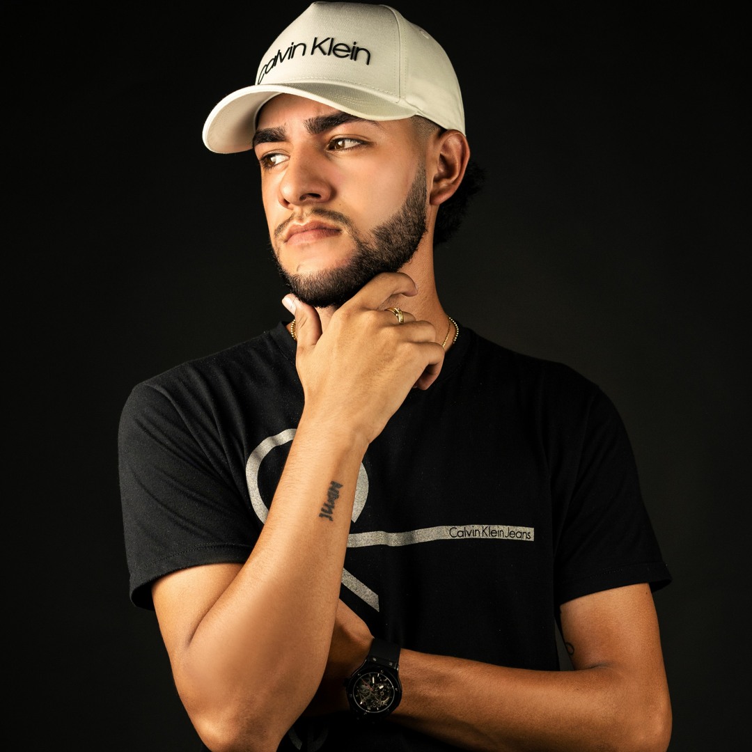 Stream JUAN HERNANDEZ. music | Listen to songs, albums, playlists