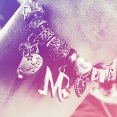 ℒℯℒℯ ，