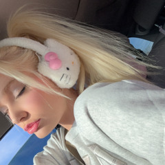 Baby Michaela 🎀🎧