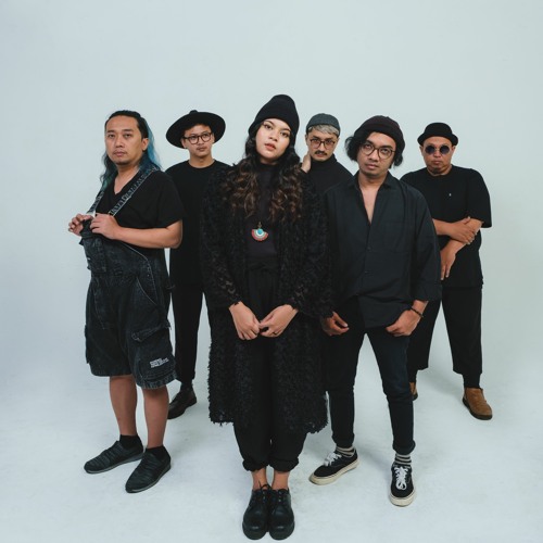 Runtuh - Feby Putri Feat Fiersa Besari (Hyndia Live Cover)
