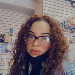 NaiomyC.✔