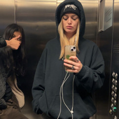 izzi3vi0let
