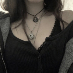 ★.