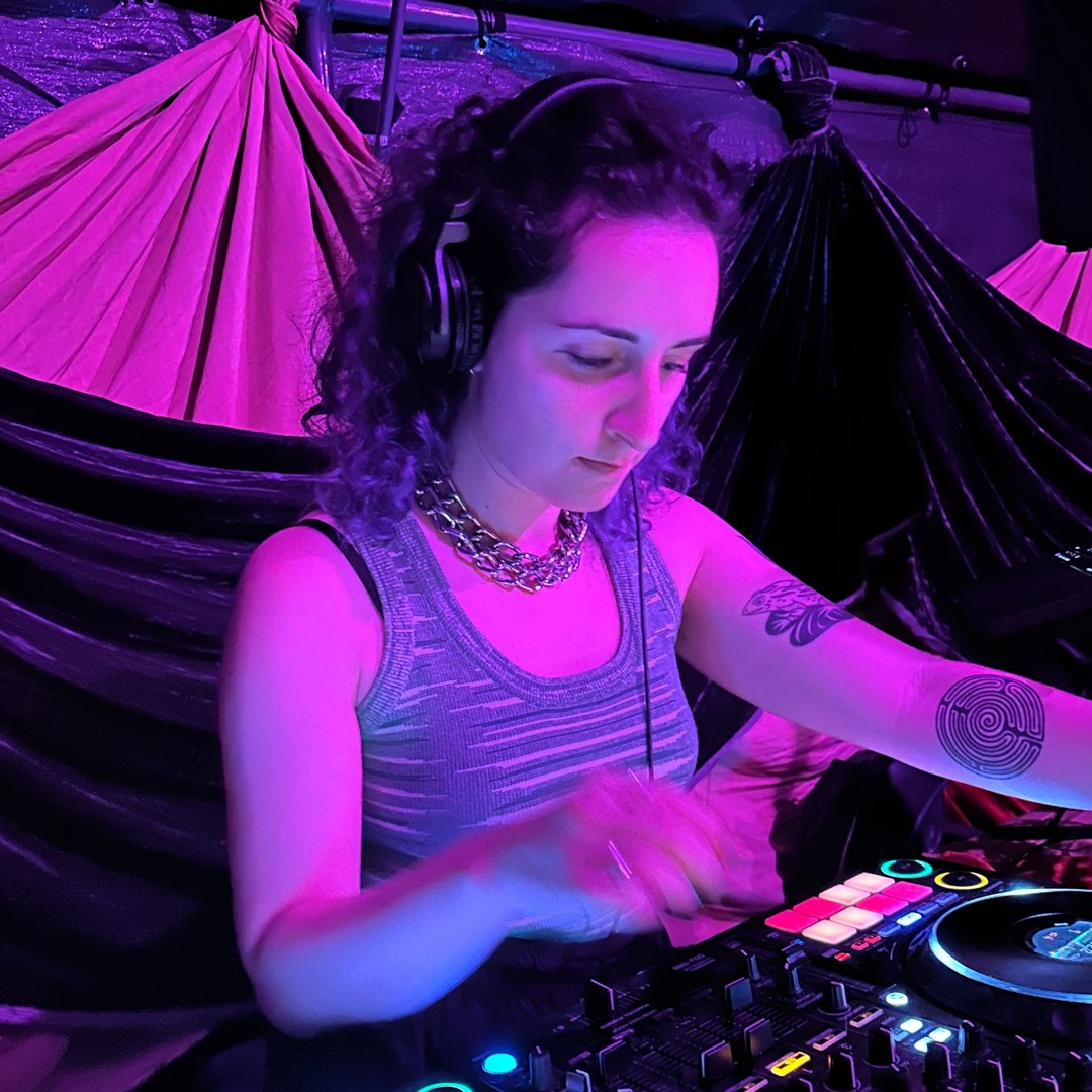 Stream DJ girlcrush music | Listen to songs, albums, playlists for