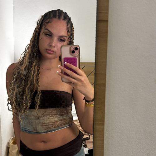 jasmine🧞‍♀️ — artist photo