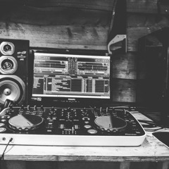 Verwante tracks: SymenTek - When it all ends