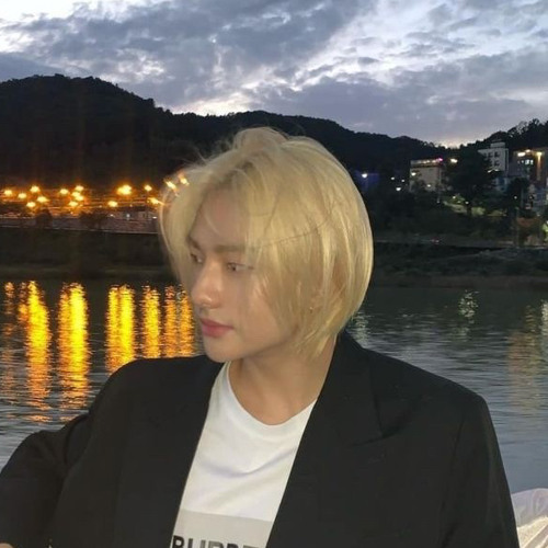 J hyeon’s avatar