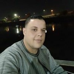 حسن مصطفي