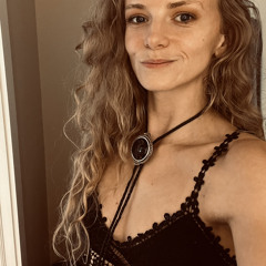 Chloé Louise Smith