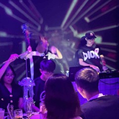 DJ DIVIC