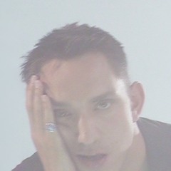 Oliver Sim