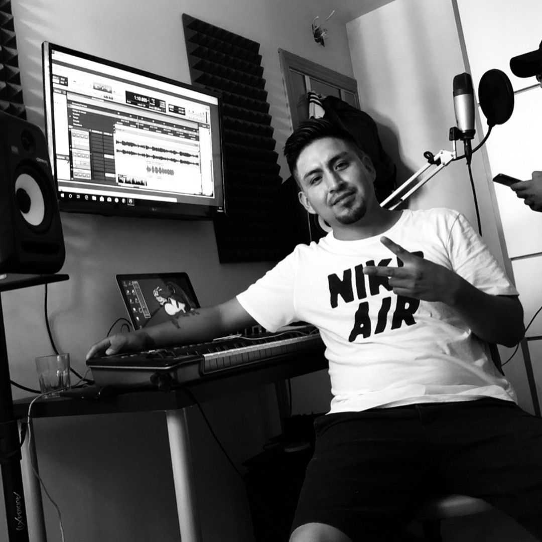 Stream Javier😜🎧🎹🎤 music | Listen to songs, albums, playlists