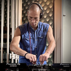 DJ Larry♥Love