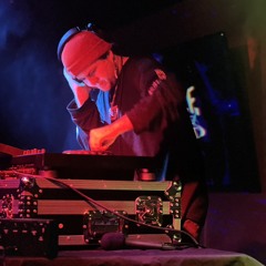 V-N1CE