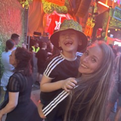 Deboraaah'