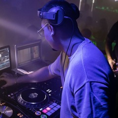 DJ Lewiz
