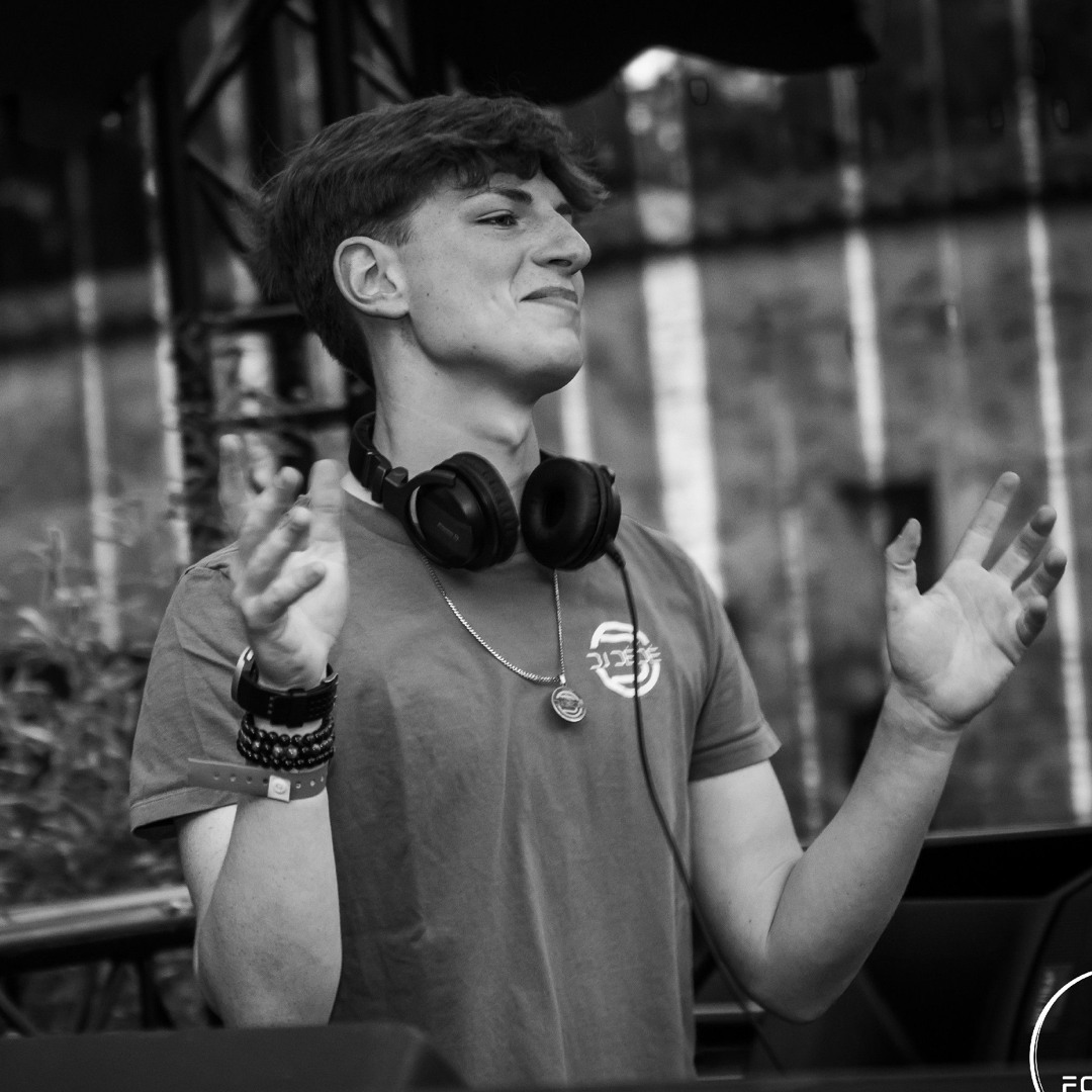 Stream Dj DÉDÉ music | Listen to songs, albums, playlists for free
