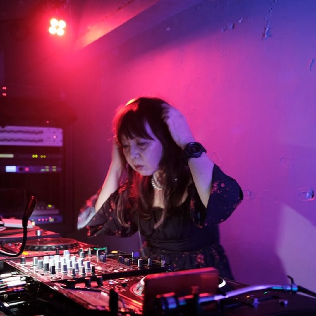 Stream Mari Mari music | Listen to songs, albums, playlists for